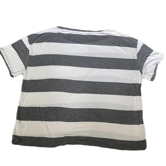 American Eagle Soft and Sexy boxy striped grey and white pocket tee - size L - Picture 3 of 4